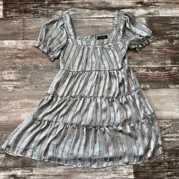 Short sleeve floral dress - Picture 2 of 5